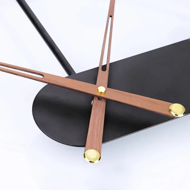 Wanduhr Metall Modern