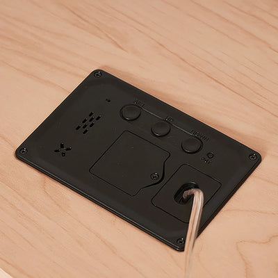 Digitale Wanduhr Modern